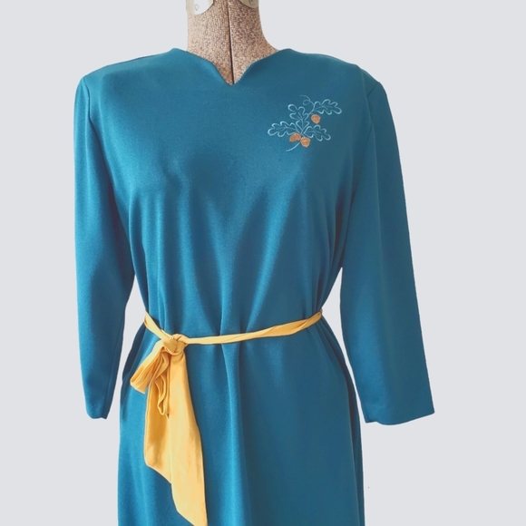 Vintage turquoise Fall Themed midi dress with embroidered acorn on chest - Picture 2 of 11